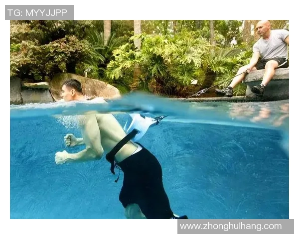 姚明挑战极限运动单杠上的巨人展现力量与优雅