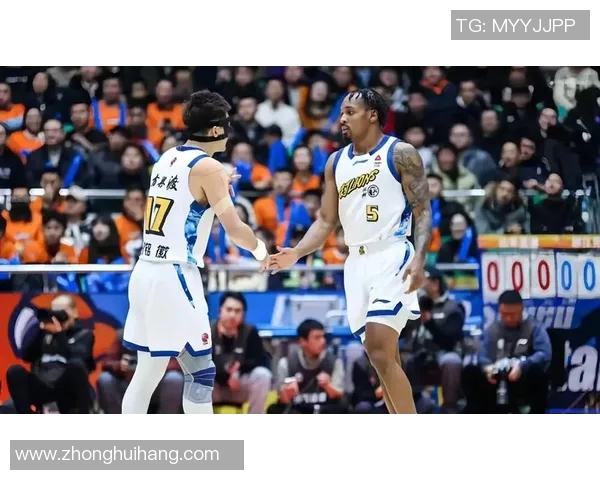 2018年12月15日广东队与广厦队激战正酣精彩瞬间回顾与分析 2018年12月15日广东队与广厦队激战正酣精彩瞬间回顾与分析