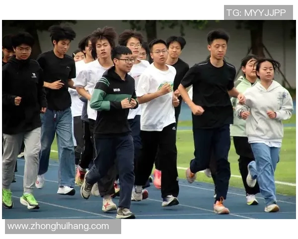 青年积极参与体育锻炼提升身体素质与心理健康的多重益处探讨 青年积极参与体育锻炼提升身体素质与心理健康的多重益处探讨
